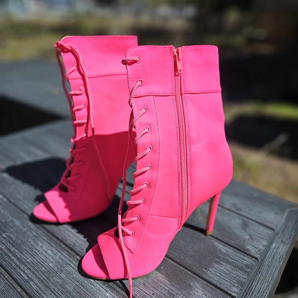 Olivia Woman's‎ Size 7 Sexy Hot Pink  Stiletto Boots